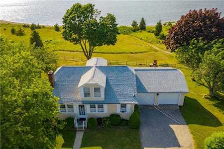 1206 Anthony Rd Portsmouth, RI 02871