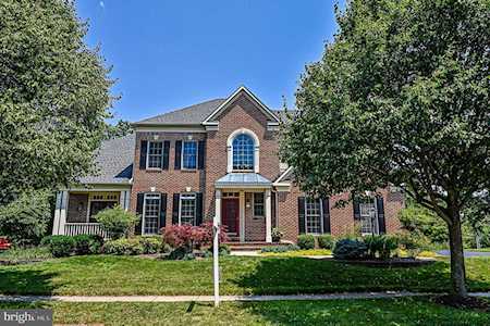 26124 Talamore Dr Chantilly, VA 20152