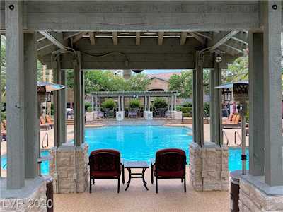 8721 Red Brook Dr #203 Las Vegas, NV 89128