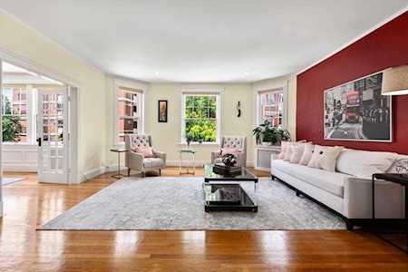 79 Pleasant St #2 Brookline, MA 02446