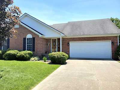 377 Shady Brook Ln Louisville, KY 40229