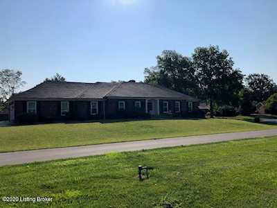 2423 Chattesworth Ln Louisville, KY 40242