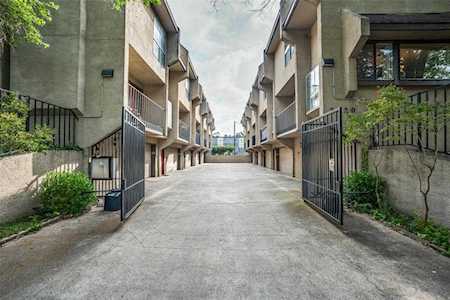 2020 N Garrett Avenue #100 Dallas, TX 75206