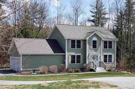 9 Cortland Dr Epping, NH 03042