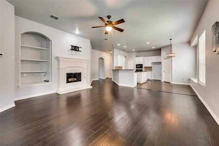 4913 Newbridge Drive Mckinney, TX 75070