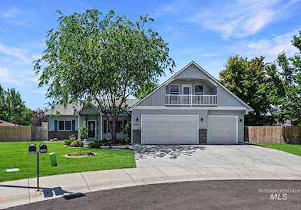 2563 N Rough Stone PL Meridian, ID 83646