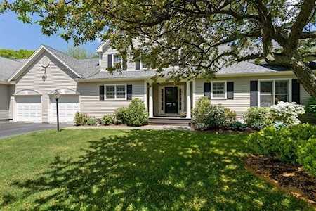 52 Algonquian Dr Natick, MA 01760