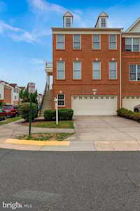 25292 Nesting Square Chantilly, VA 20152