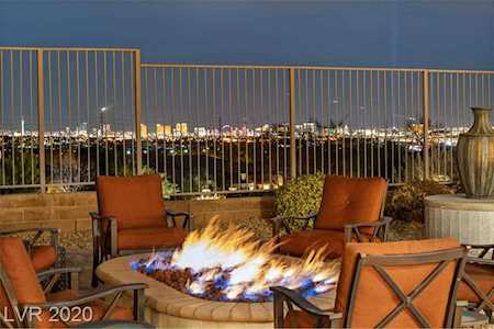 20 Cross Ridge St Las Vegas, NV 89135