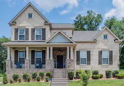 1229 Fallsworth Dr Nolensville, TN 37135