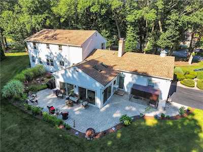 77 Heritage Dr Warwick, RI 02818
