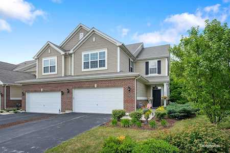 2992 Church Rd Aurora, IL 60502