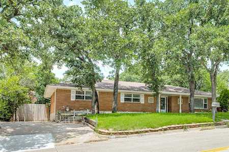 1005 Wade Drive Bedford, TX 76022