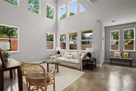 2927 E Martin Luther King BLVD #4 Austin, TX 78702