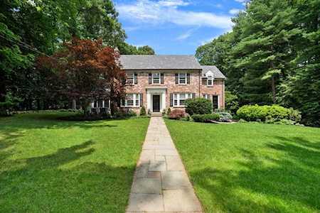 29 Pembroke Rd Weston, MA 02493