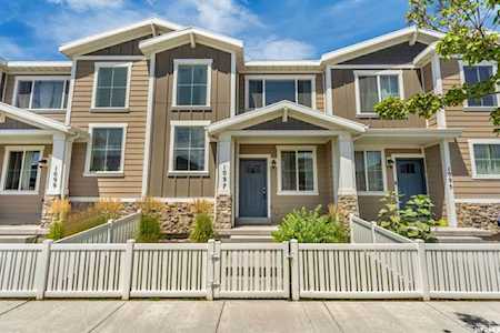 1097 W Emerald Pools Ln Riverton, UT 84065