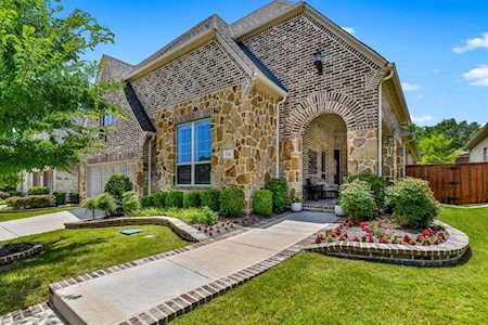 712 Petunia Drive Lantana, TX 76226