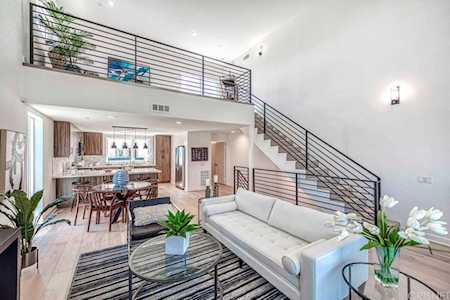 5631 N Bella Blanco Drive North Hollywood, CA 91601