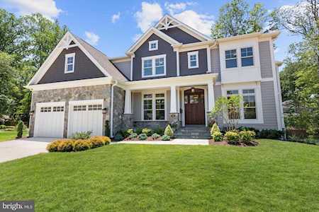 105 Mashie Ct SE Vienna, VA 22180