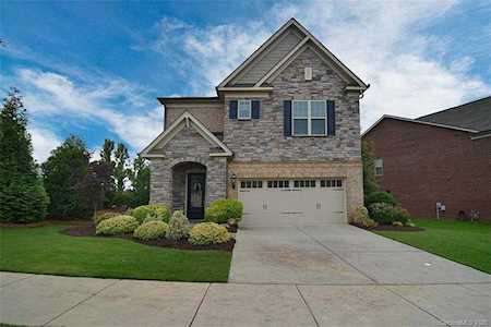 8409 Garden View Dr Charlotte, NC 28277