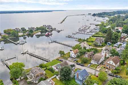 4 Spring Garden St Warwick, RI 02888