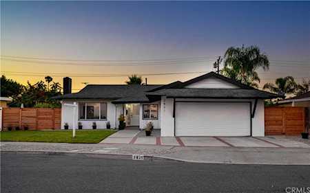 2831 Francis Lane Costa Mesa, CA 92626