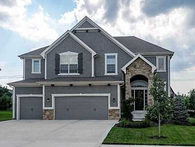 12088 S Pine St Olathe, KS 66061