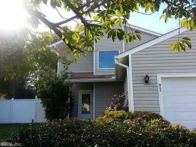 911 Prior Ct Virginia Beach, VA 23462