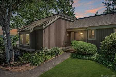 19 Heritage Circle #A Southbury, CT 06488