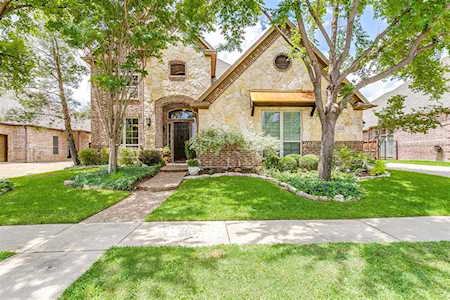 8229 Forest Glenn Drive North Richland Hills, TX 76182