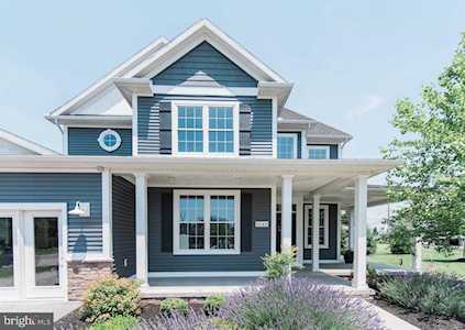1640 Simpson Dr Hanover, PA 17331