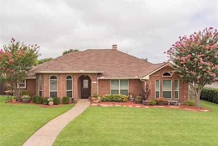 1211 Seminole Trail Carrollton, TX 75007