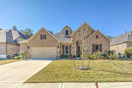1046 Bat Hawk Ct Conroe, TX 77385