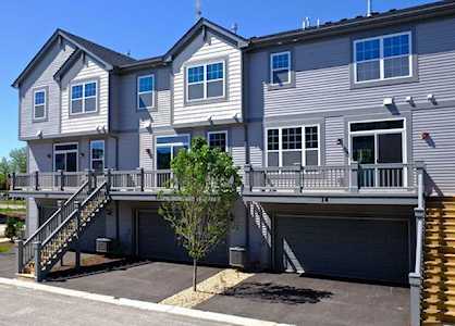 28 E Heritage Ct #2-4 Arlington Heights, IL 60004