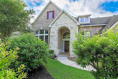 10 E Artist Grove Circle The Woodlands, TX 77382