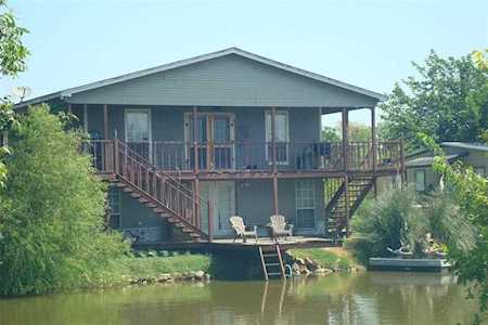 2425 Grapevine Court Weatherford, TX 76087