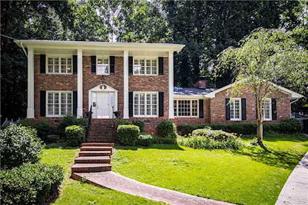 3306 Wake Robin Trl Chamblee, GA 30341