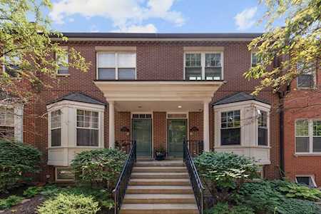 250 W Scott St #C Chicago, IL 60610