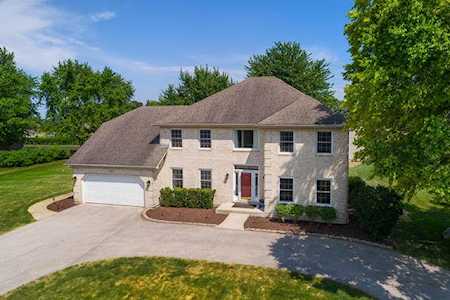 9S121 Stearman Dr Naperville, IL 60564