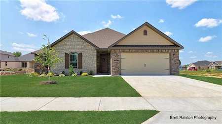 1910 Woodhause Circle Pea Ridge, AR 72751