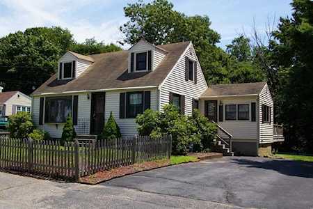 35 Washington Cir Holbrook, MA 02343