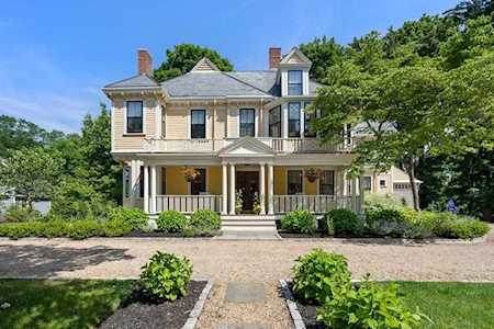 699 Boston Post Road Weston, MA 02493