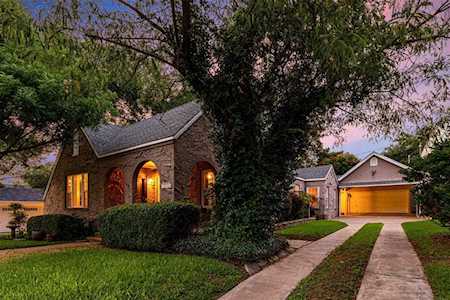 2220 Glenco Terrace Fort Worth, TX 76110