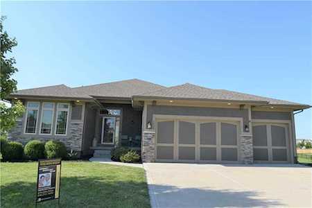 1220 Becket Ct Raymore, MO 64083