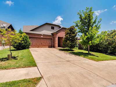 1248 Yellow Iris Rd Leander, TX 78641