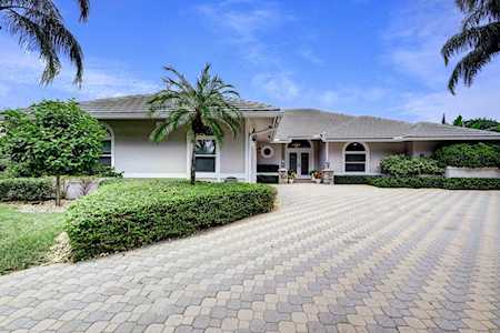 9977 SE Mahogany Way Tequesta, FL 33469