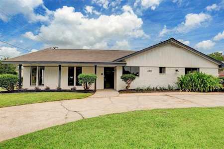 4903 Lingonberry St Houston, TX 77033