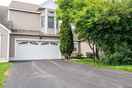 8 Kensington Pl Albany, NY 12209