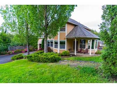8570 SW 35th Ave Portland, OR 97219