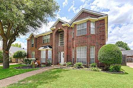 2829 Bremen Drive Hurst, TX 76054